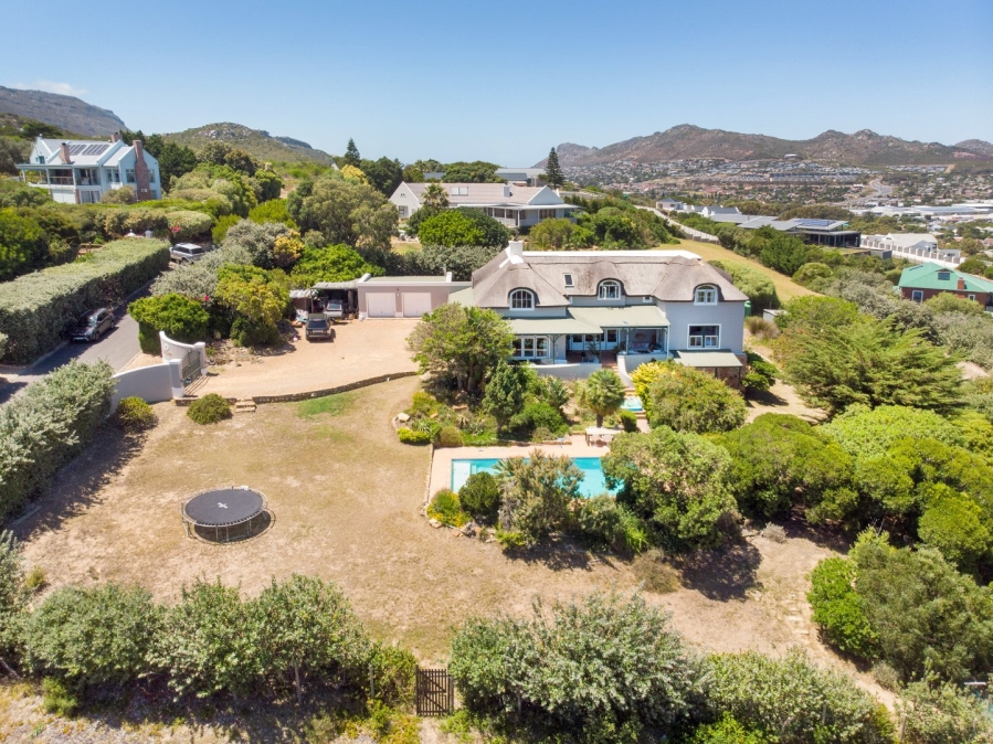 7 Bedroom Property for Sale in Crofters Valley Western Cape